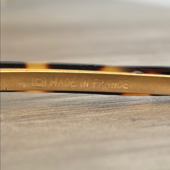 Fendi Tortoise Shell Hair Clip - Picture 4 of 6